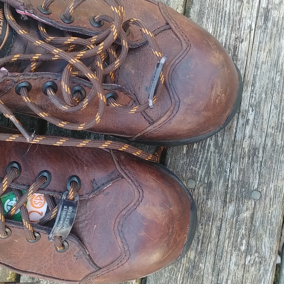 Wolverine work shoe - Picture 3 of 8